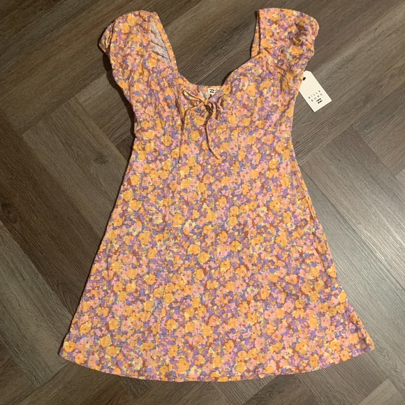 M | Billabong Dream Girl Sundress NWT Keyhole Sweetheart Orange Purple Yellow - Picture 1 of 7